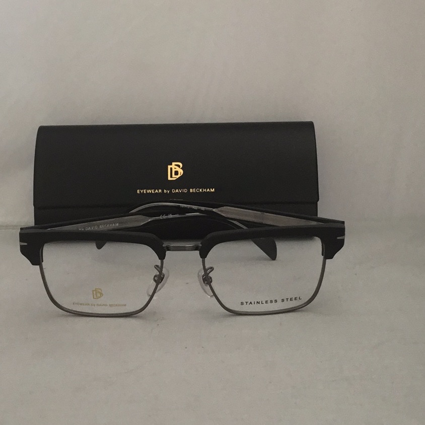 David Beckham Eyewear Men.